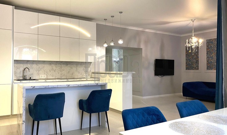 3-комн. на ул. Авиаторов, 21